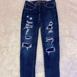American eagle medium wash patched jeans